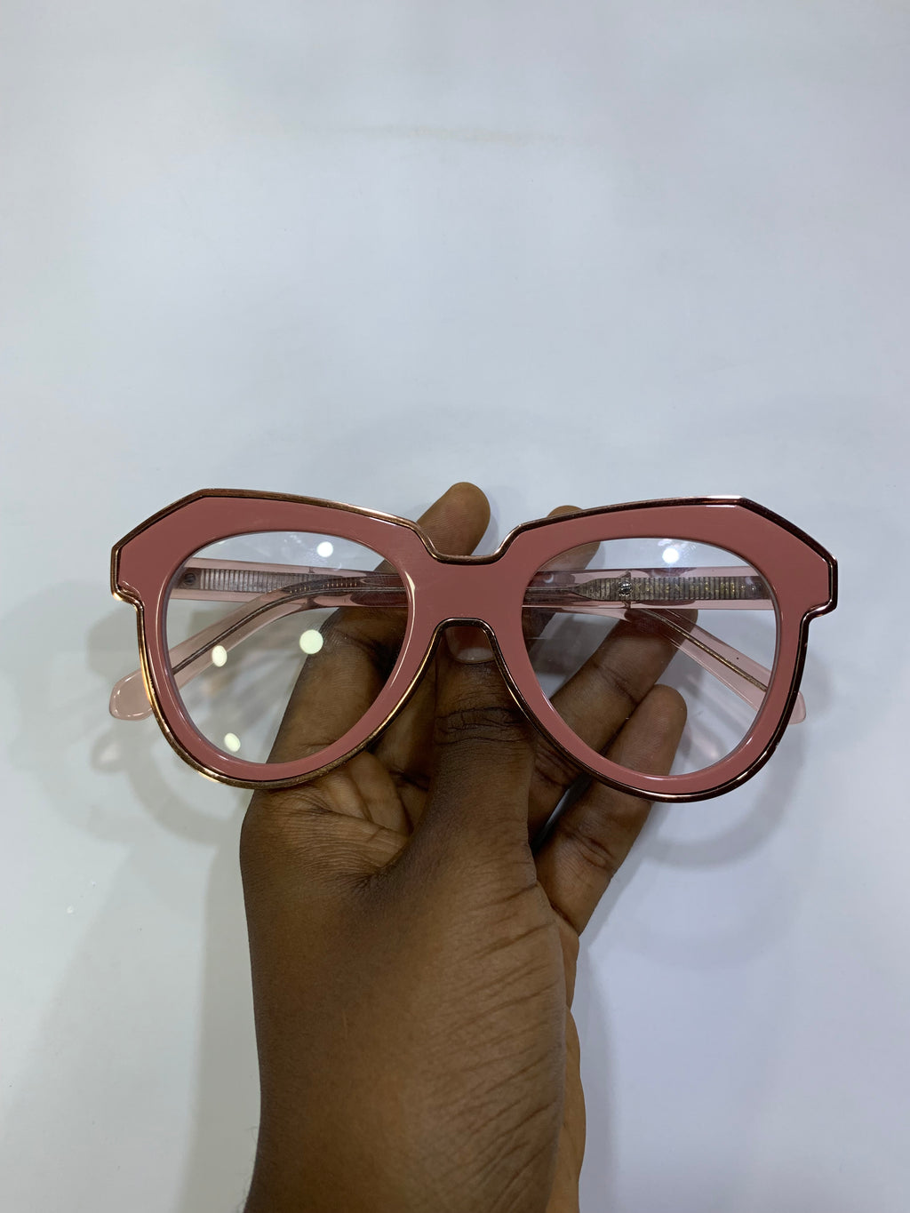 The Yaa Acetate Glass