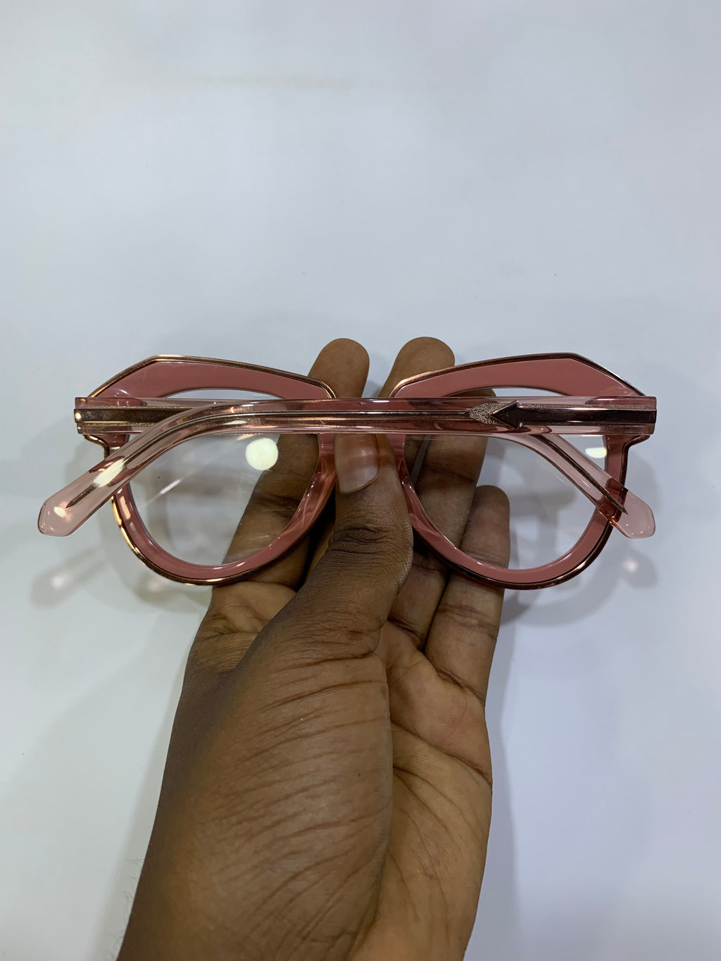 The Yaa Acetate Glass